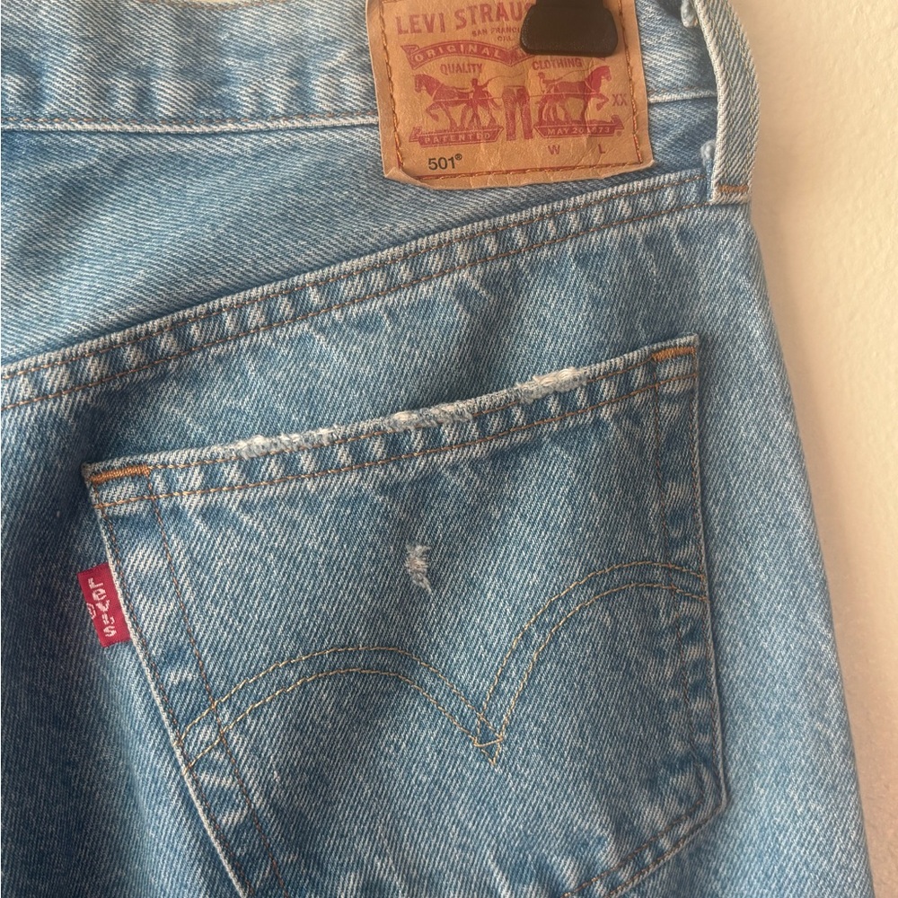 Levi's Classic Light Blue Jeans